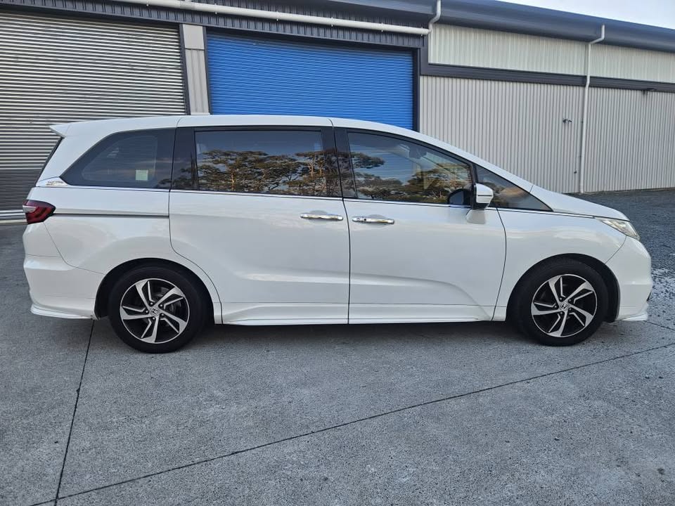 2015 Honda Odessey Vti- L Luxury 5.jpg